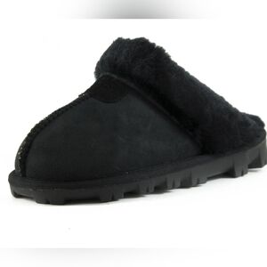 Black Cozy Slippers